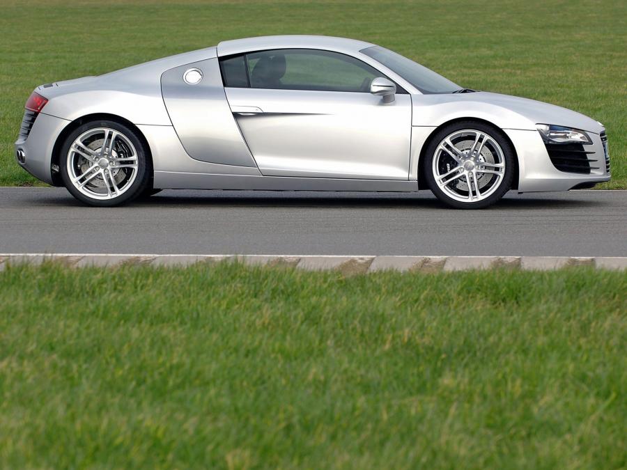  Audi R8 2007 года  (UK) (фото 9 из 25)